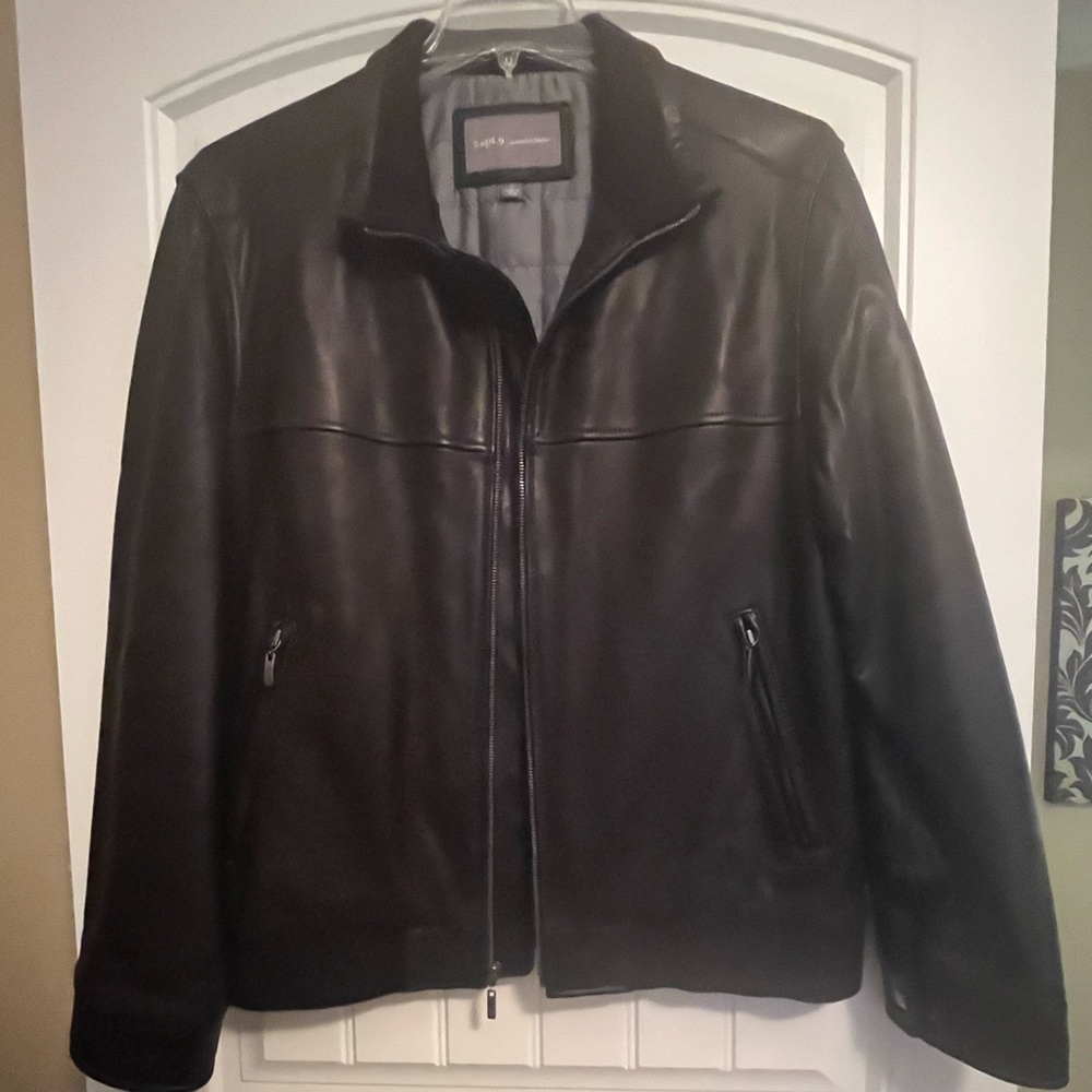 Apt. 9 Men’s Lambskin Leather Jacket in Size Large- Dark Brown.